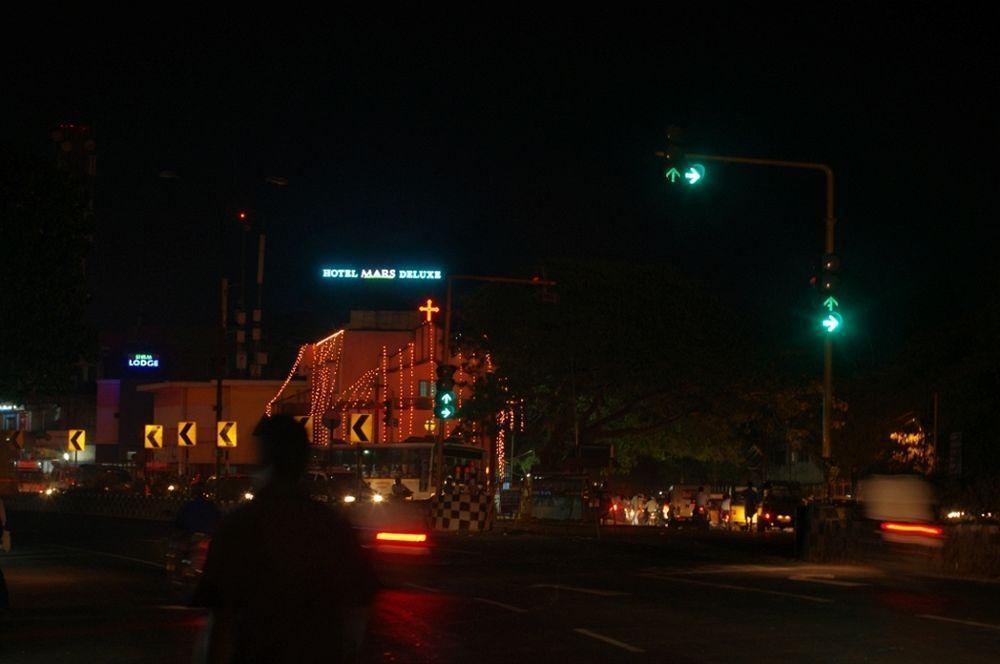 Deluxe Hotel Chennai Esterno foto