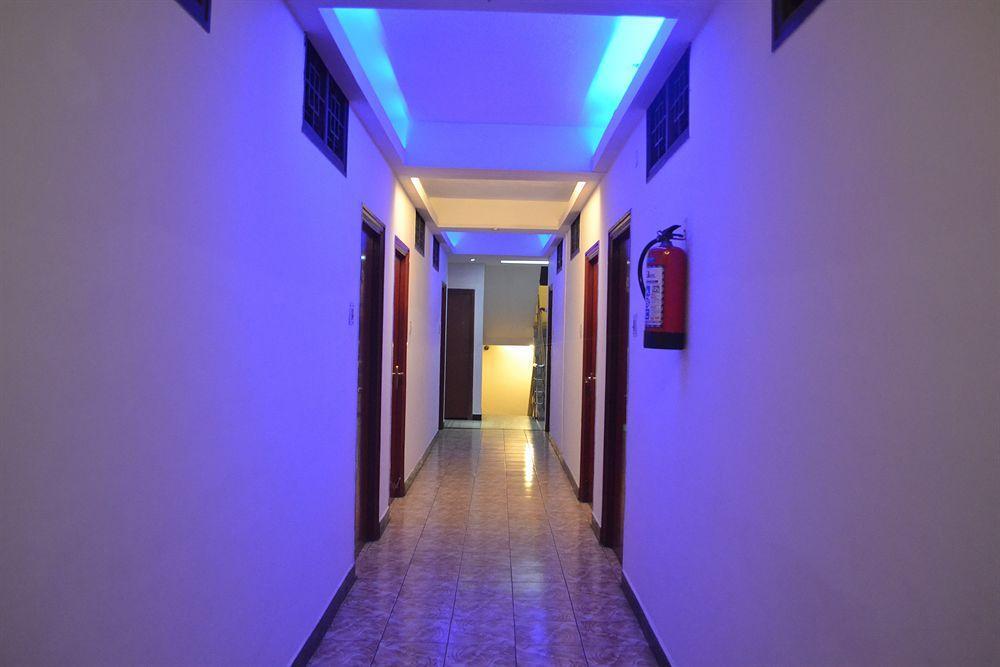 Deluxe Hotel Chennai Esterno foto
