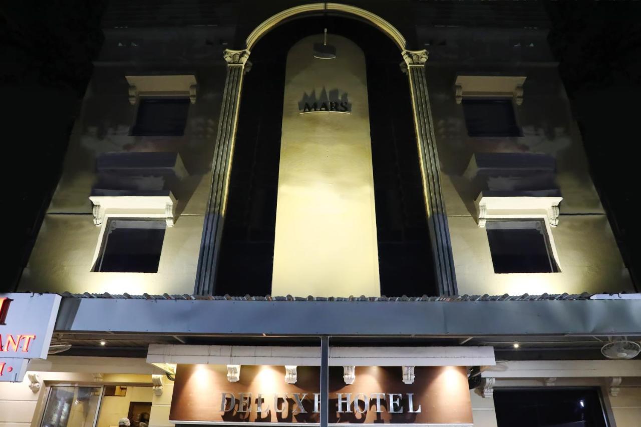 Deluxe Hotel Chennai Esterno foto