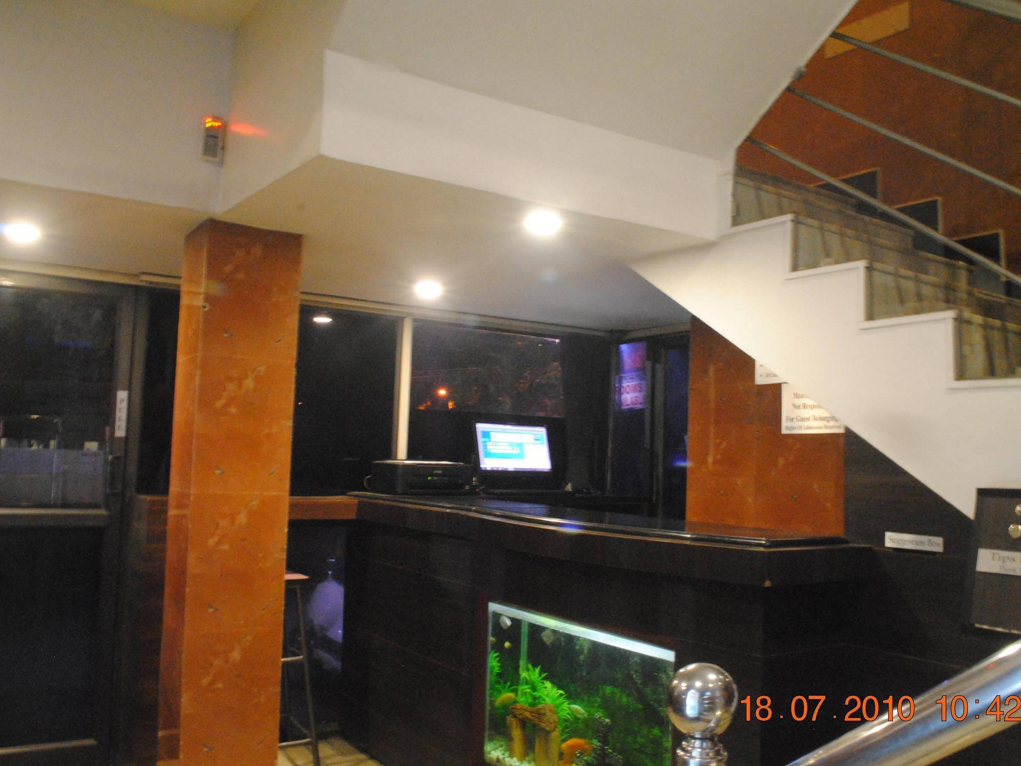 Deluxe Hotel Chennai Esterno foto